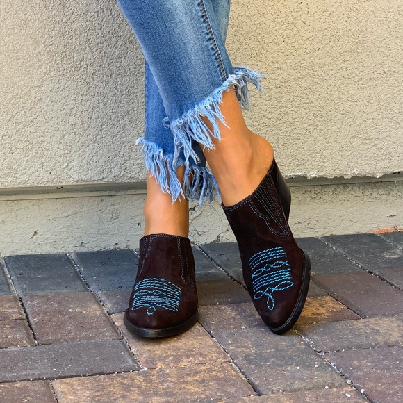 Texas Brown Western Closed Toe Embroider Mule Clog - Picture 3 of 7